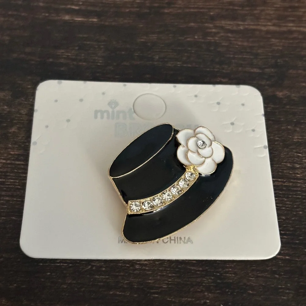 Black Enamel Top Hat Brooch White Camellia Flower Rhinestone Pin Gold Tone